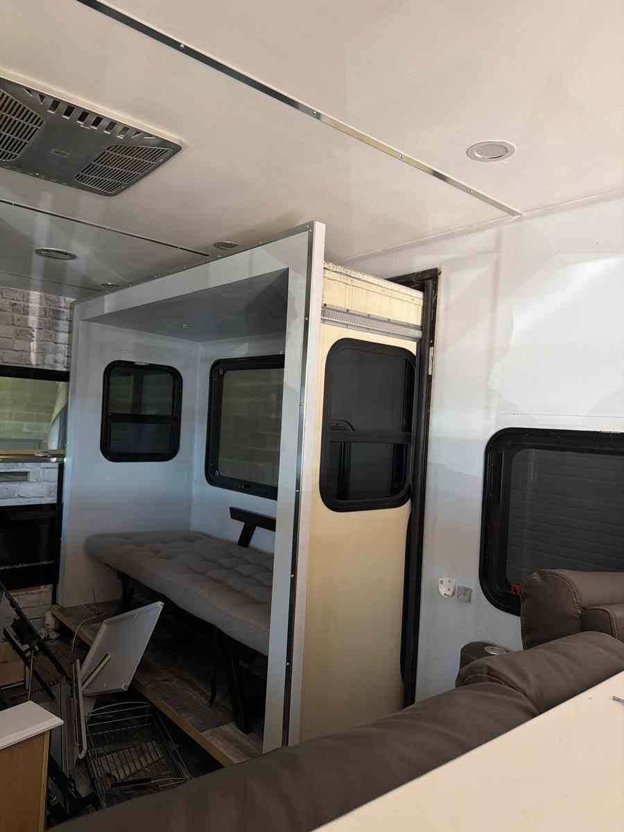2018 Grand Design Solitude ST375RES - Image 10