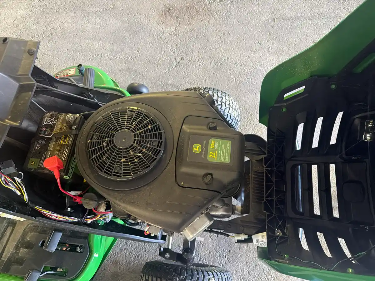 John Deere Ride On Mower S140 - Image 11