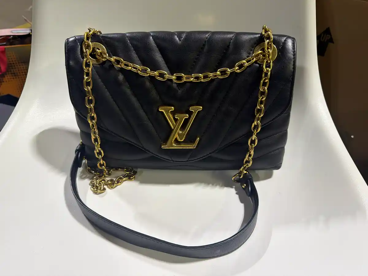 Louis Vuitton Wave Chain Bag