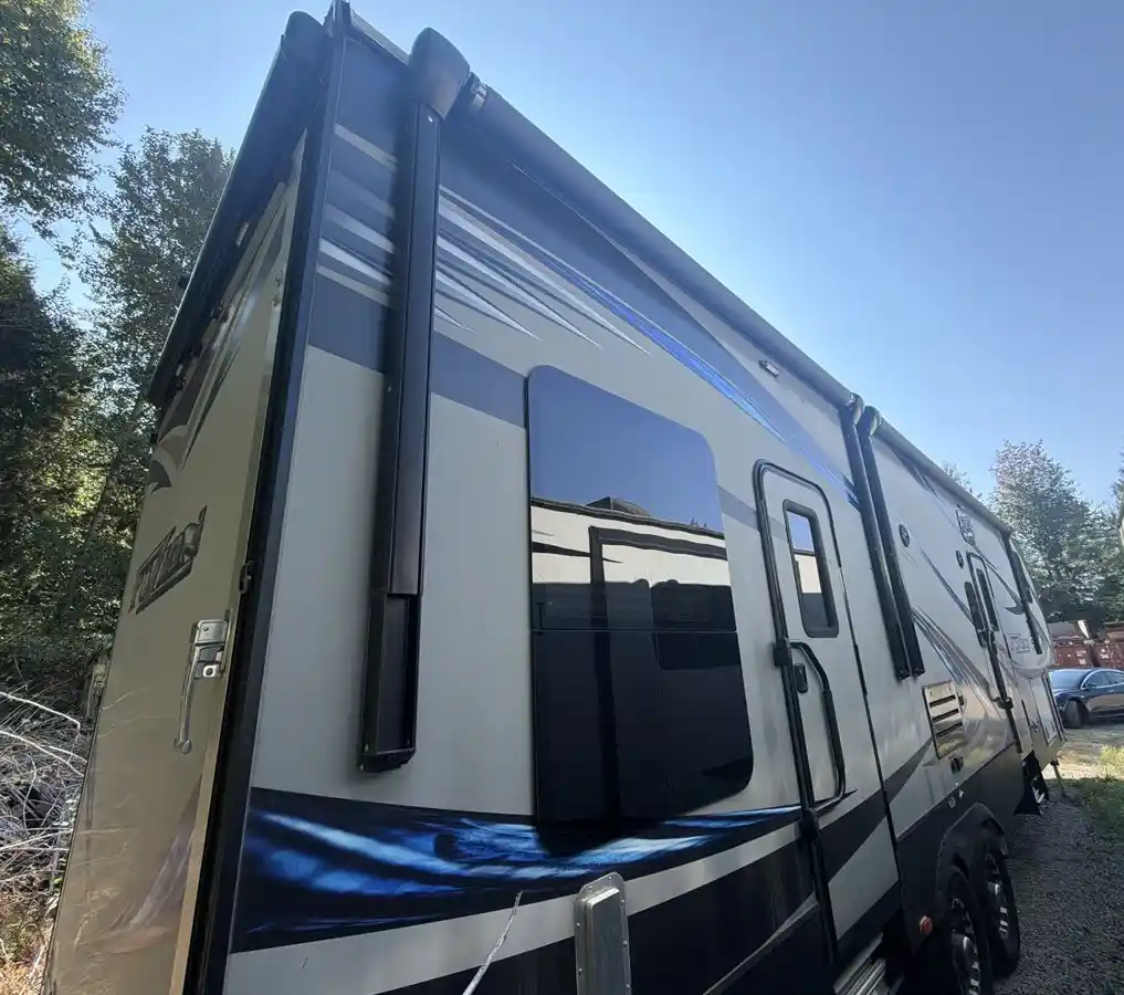 2017 Keystone Fuzion 325 - Image 5