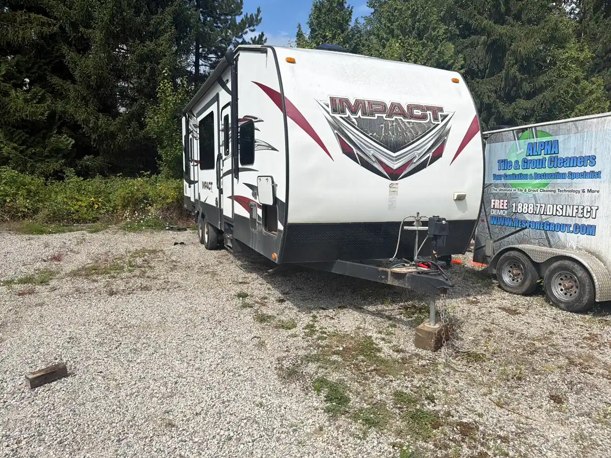 2015 Keystone Impact Fusion 303