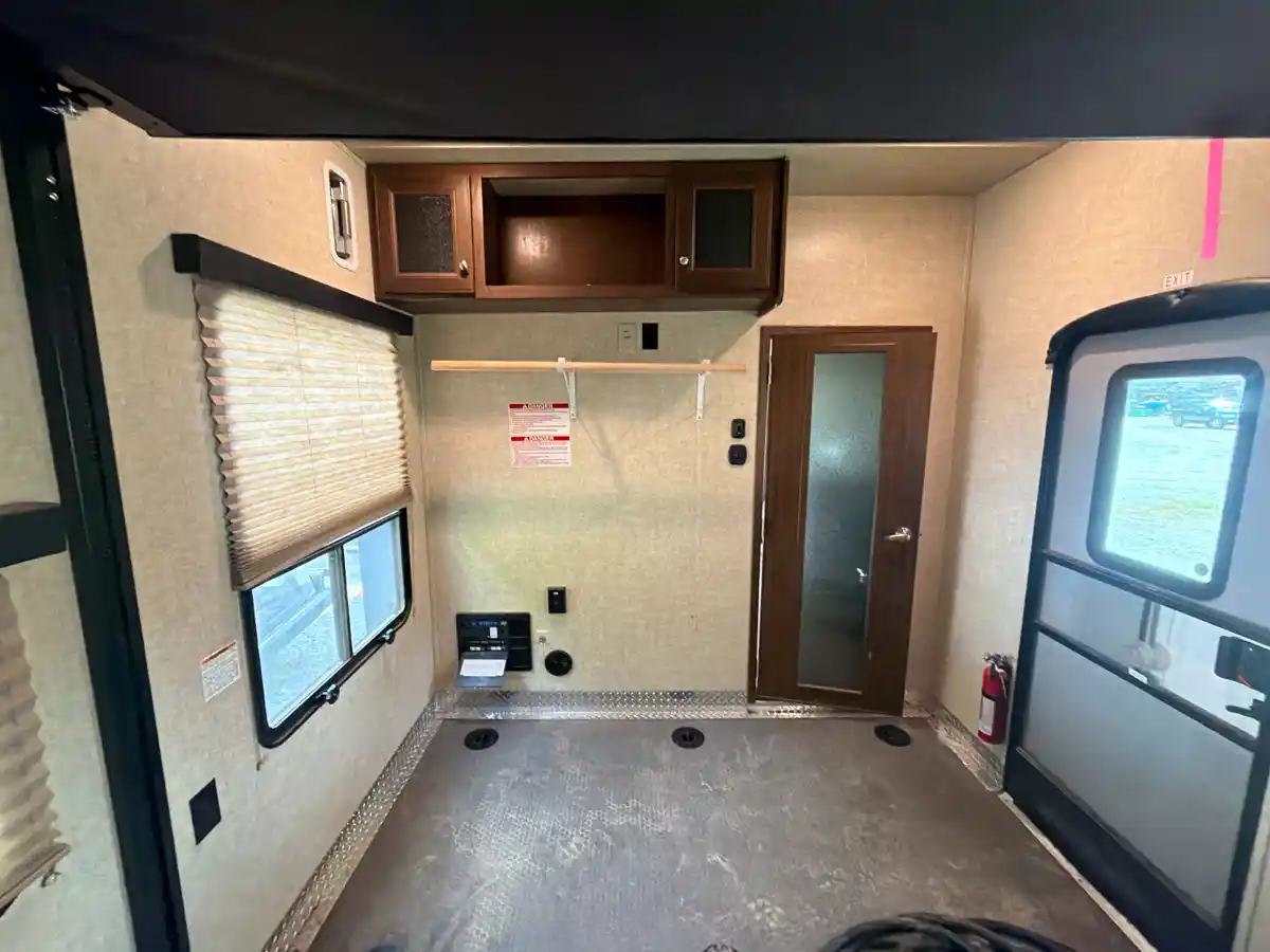 2015 Keystone Impact Fusion 303 - Image 9