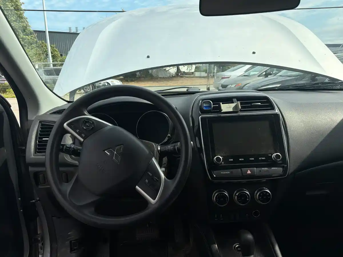 2021 Mitsubishi RVR ES - Image 11
