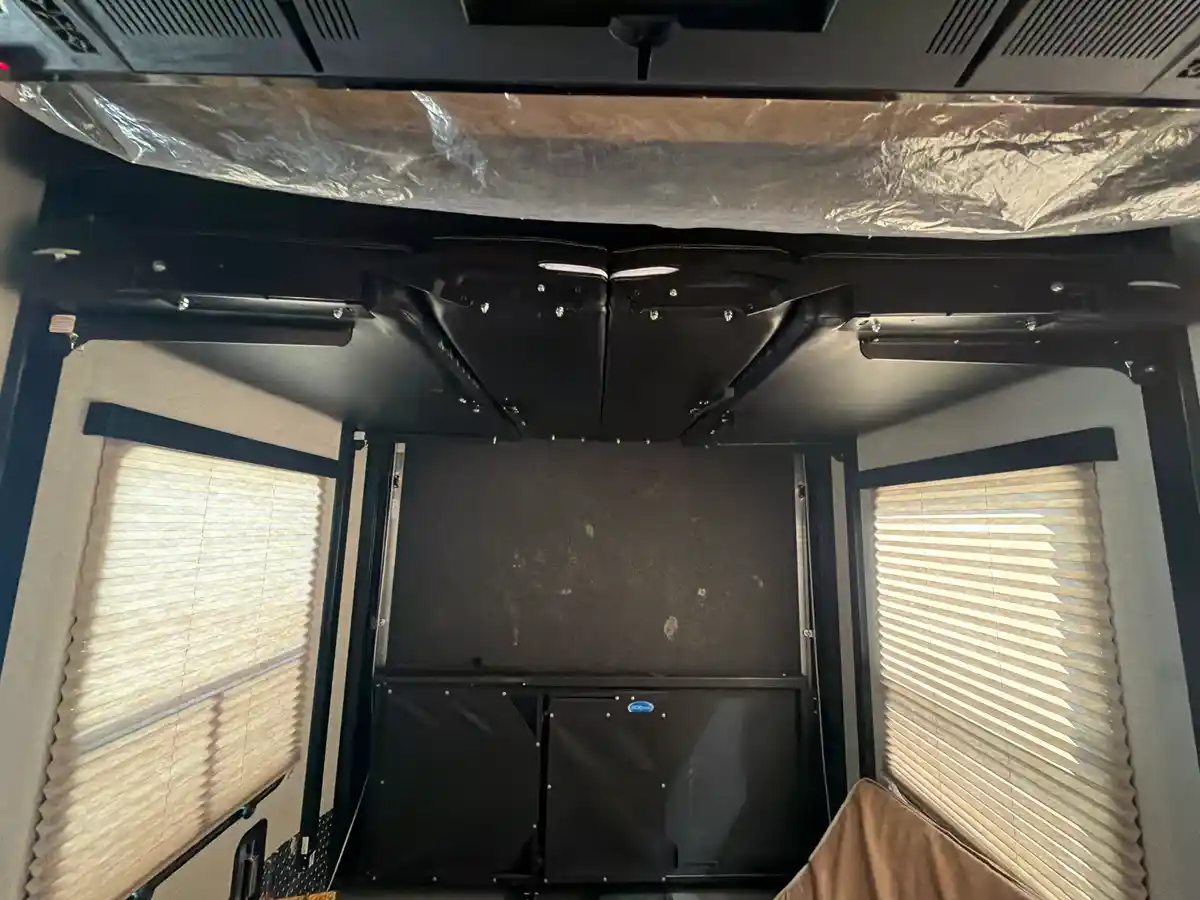 2017 Keystone Fuzion 325 - Image 17