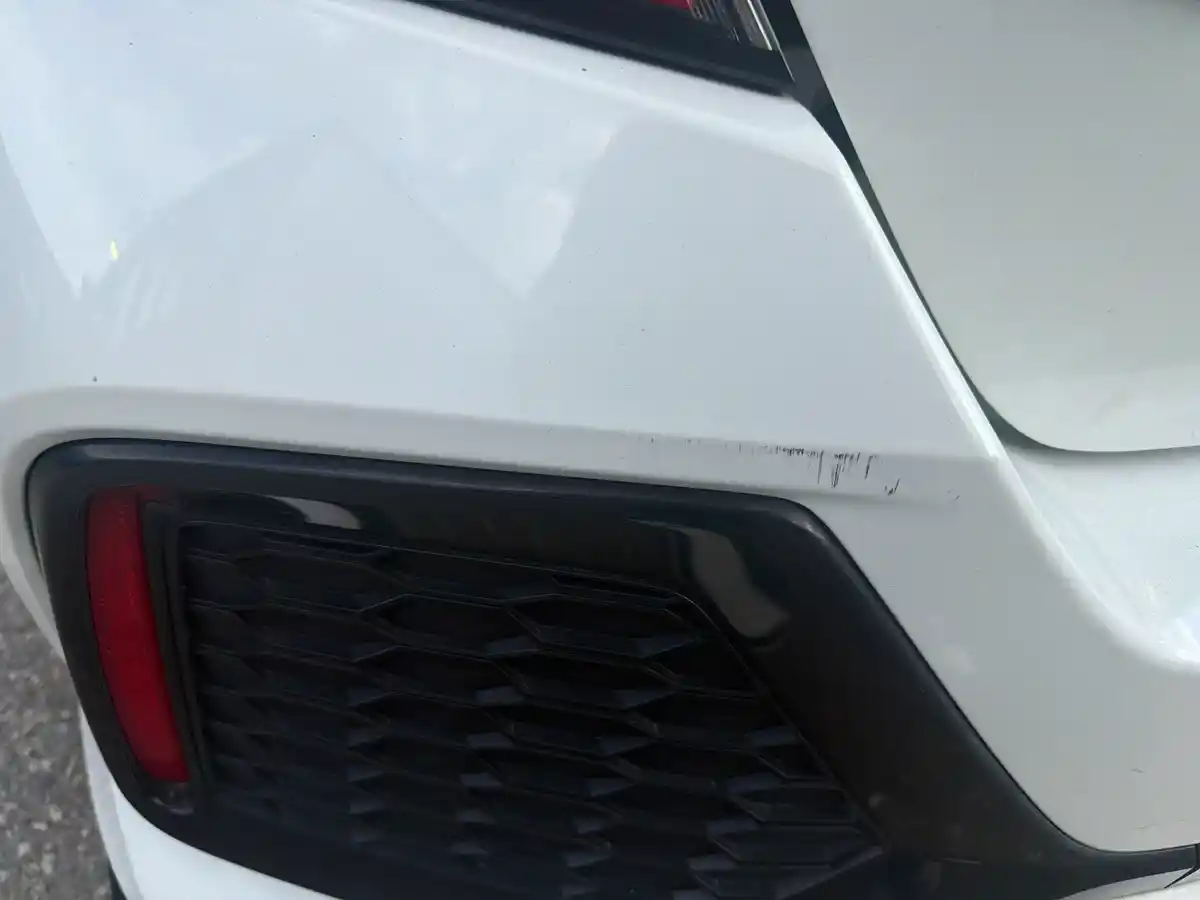 2018 Honda Civic Sport Touring - Image 22