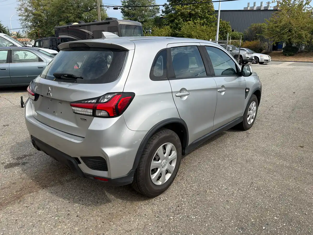 2021 Mitsubishi RVR ES - Image 6
