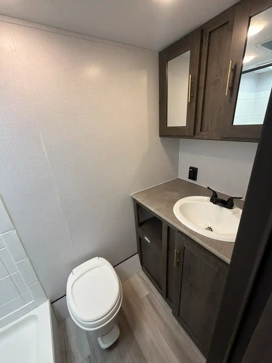 2022 Forest River Viking 17FQ - Image 14