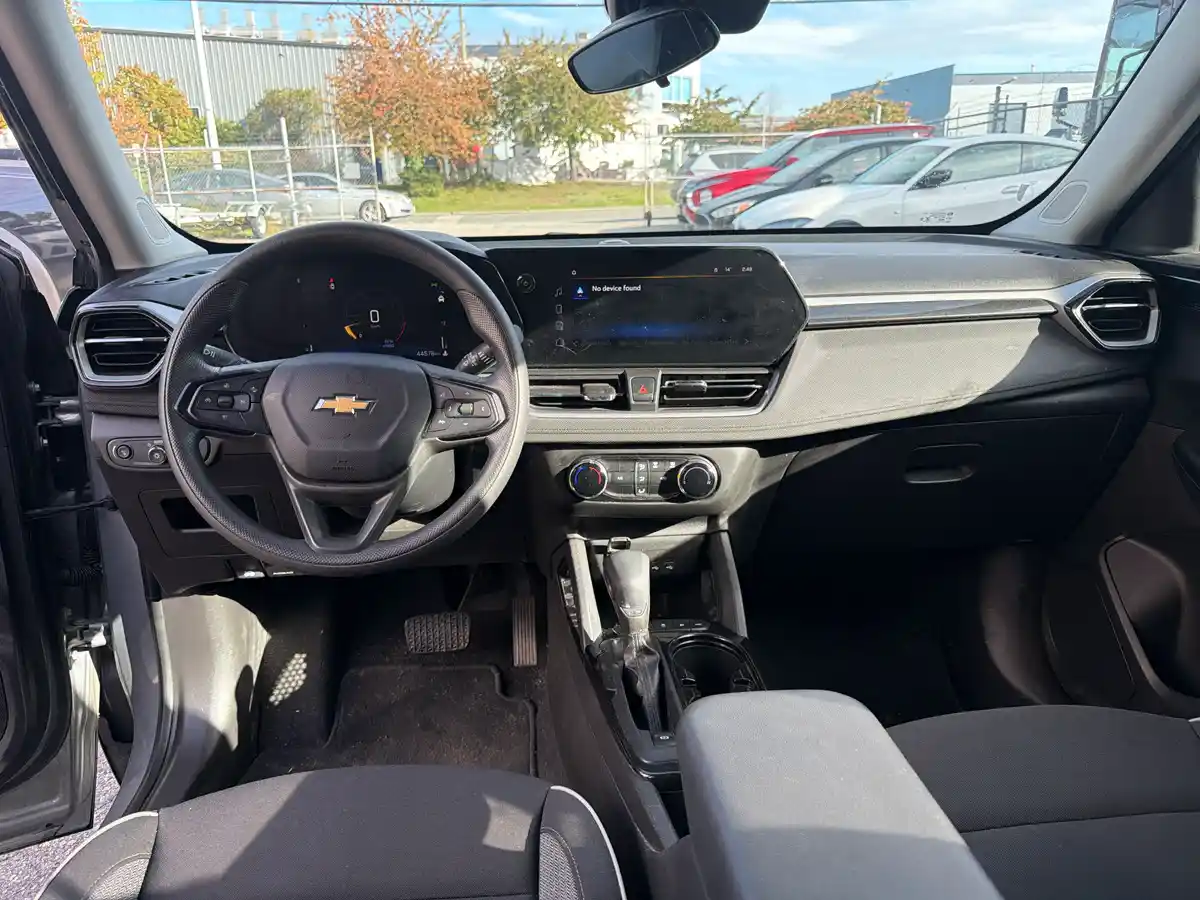 2025 Chevrolet Trailblazer LS - Image 9