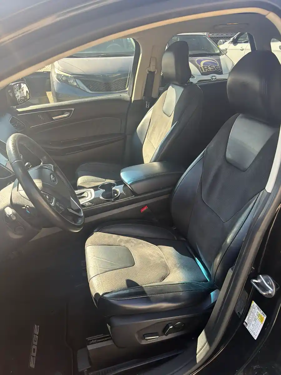 2017 Ford Edge Sport EcoBoost AWD - Image 13