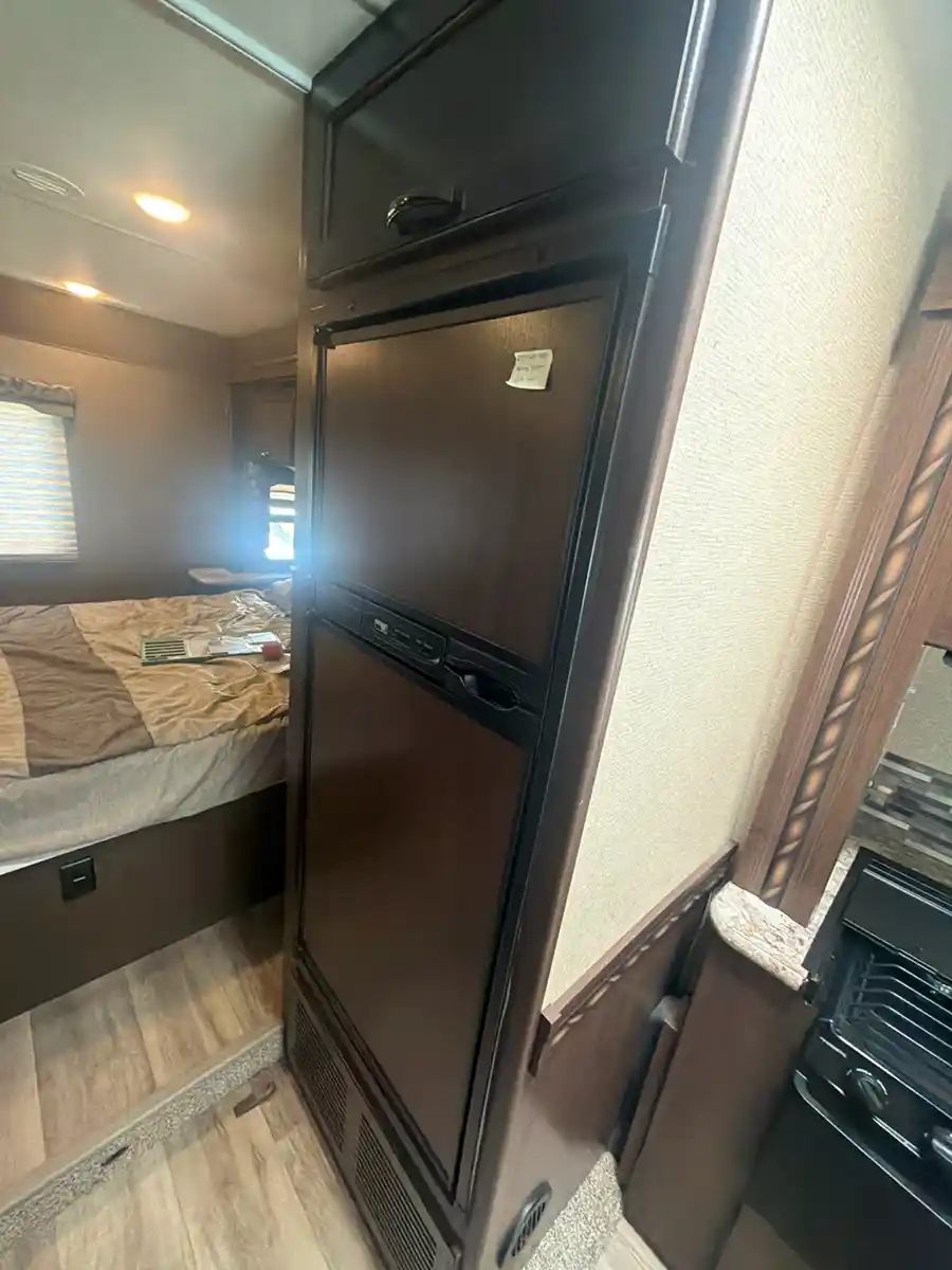 2018 Thor Motor Coach Four Winds 29G - Image 19
