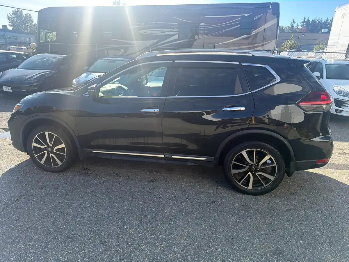 2019 Nissan Rogue SL AWD - Image 2
