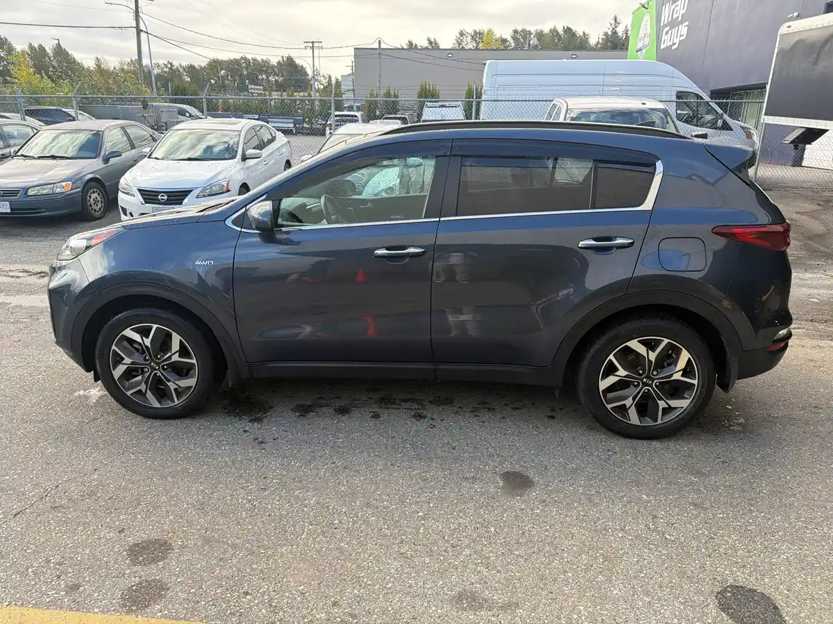 2020 Kia Sportage EX - Image 3