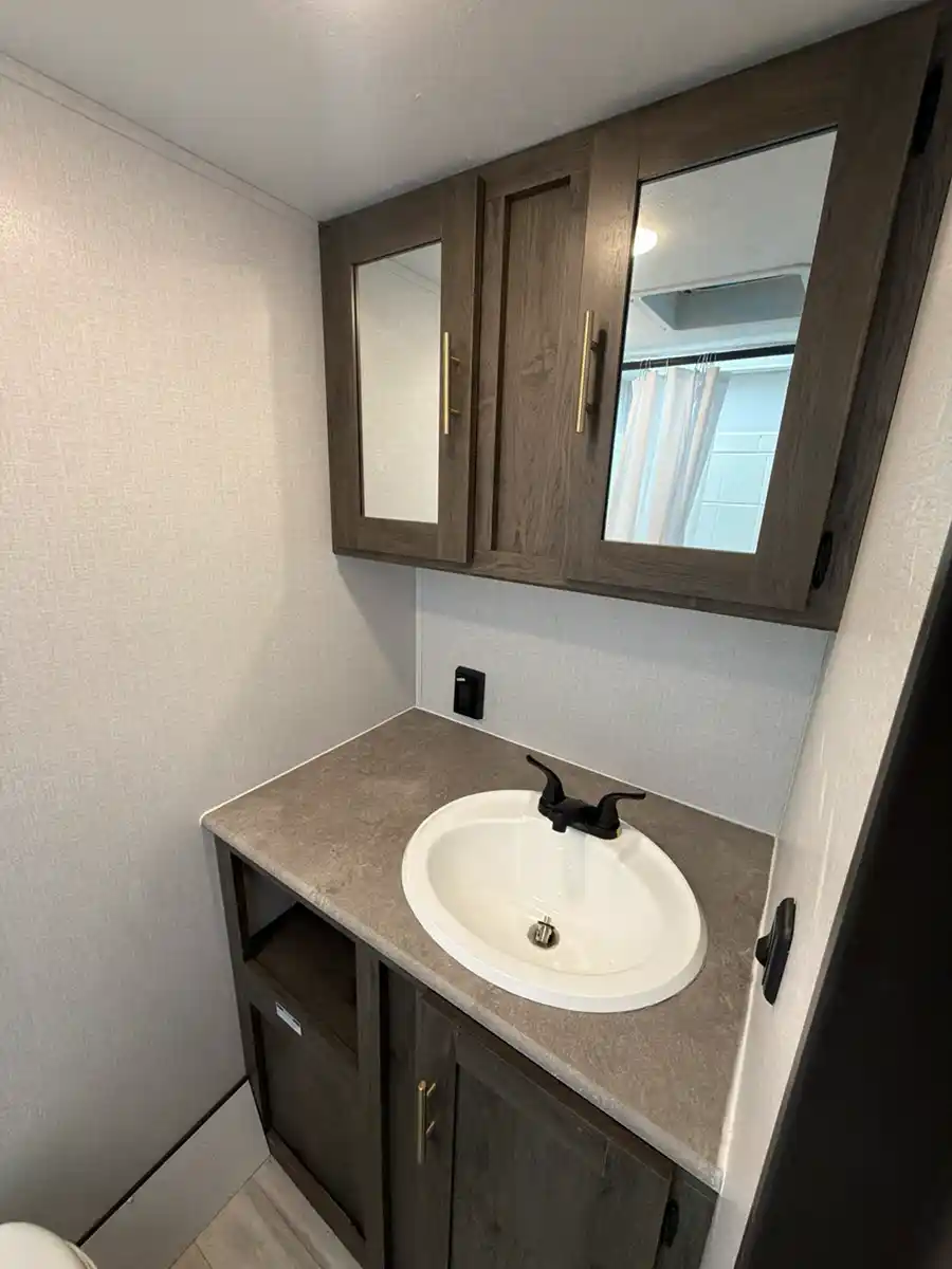 2022 Forest River Viking 17FQ - Image 9