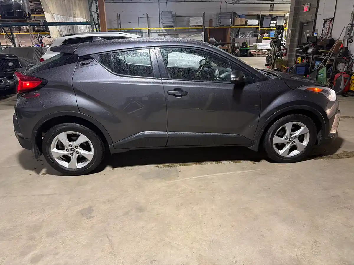 2018 Toyota C-HR - Image 6