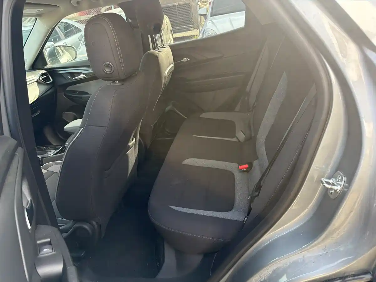 2025 Chevrolet Trailblazer LS - Image 13