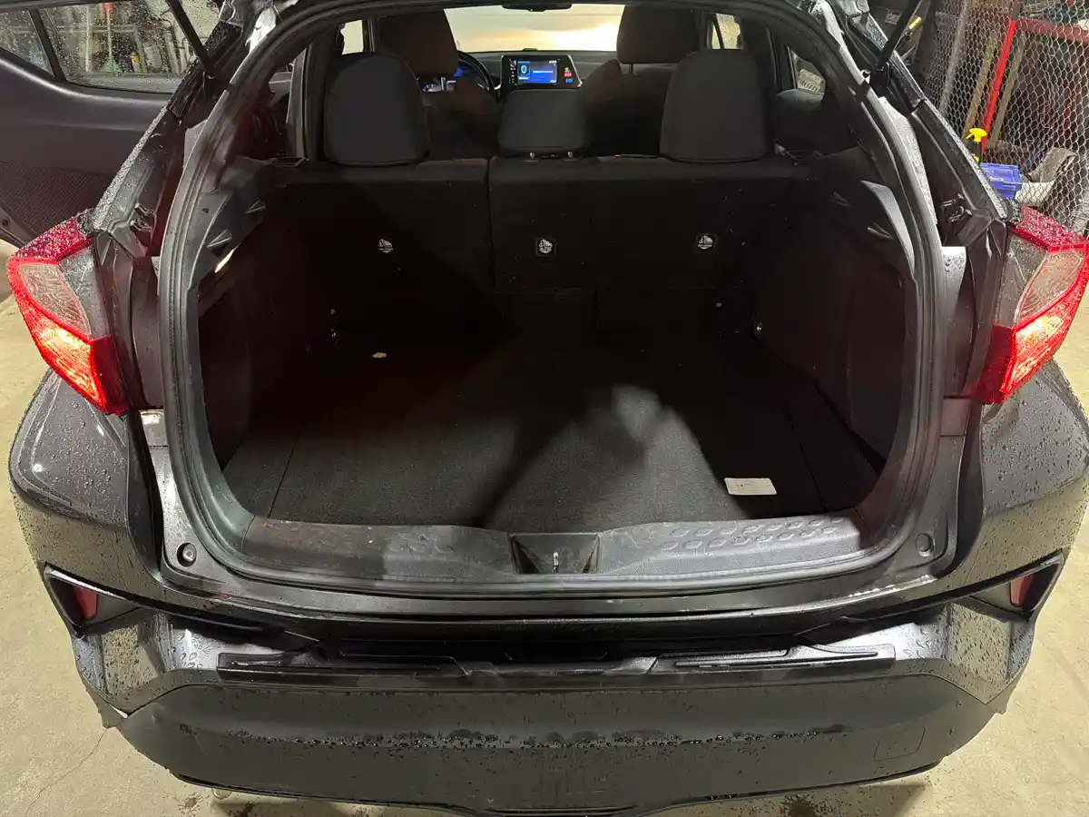 2018 Toyota C-HR - Image 13