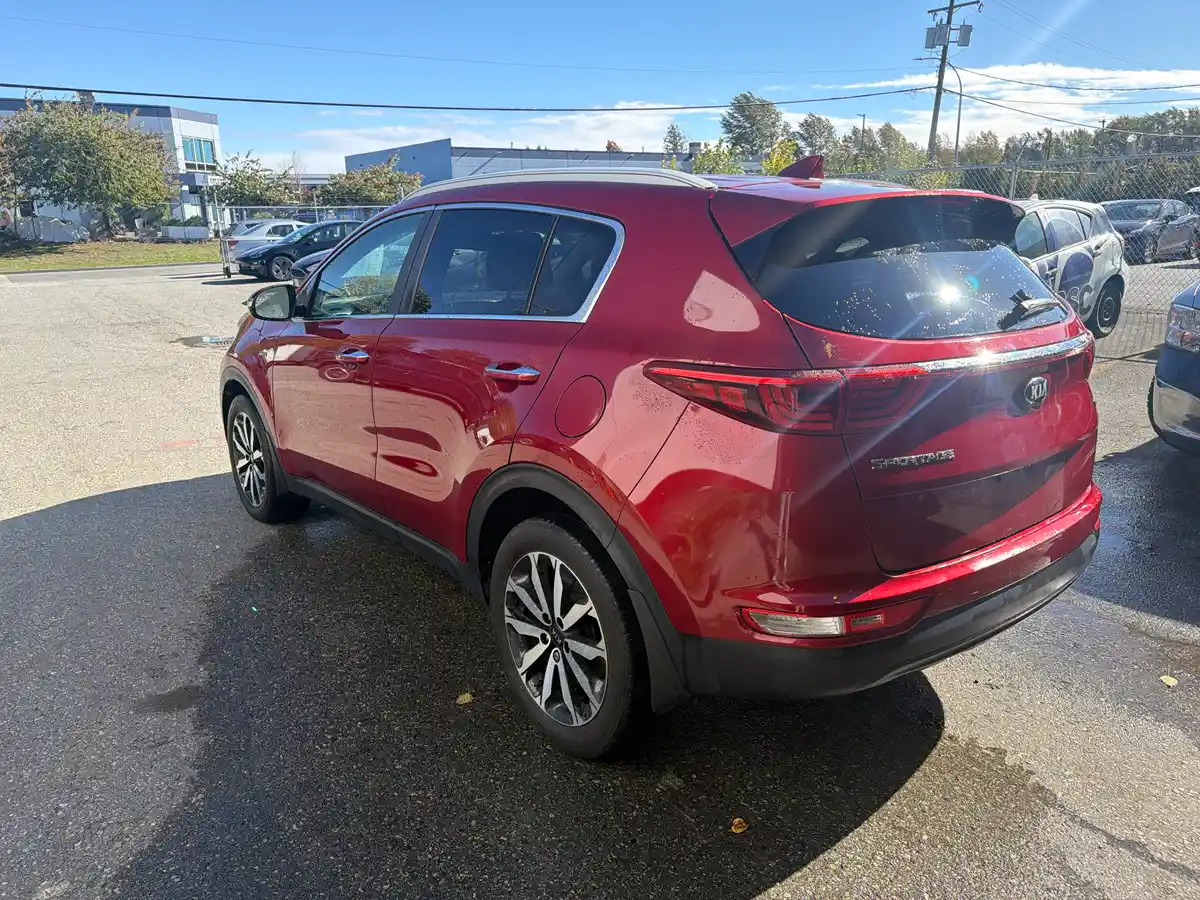 2019 Kia Sportage EX - Image 4